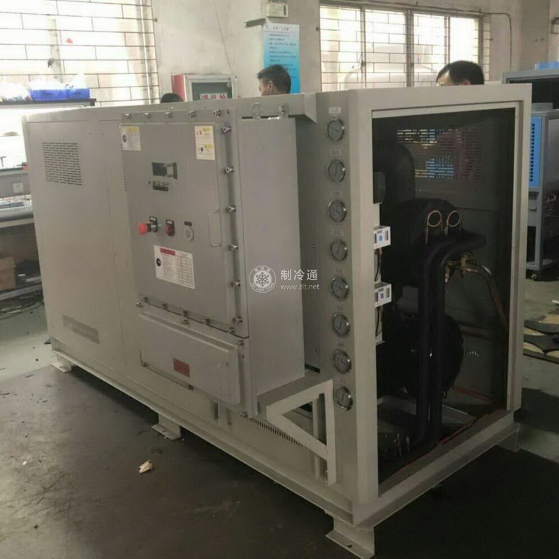 工業冷水機
